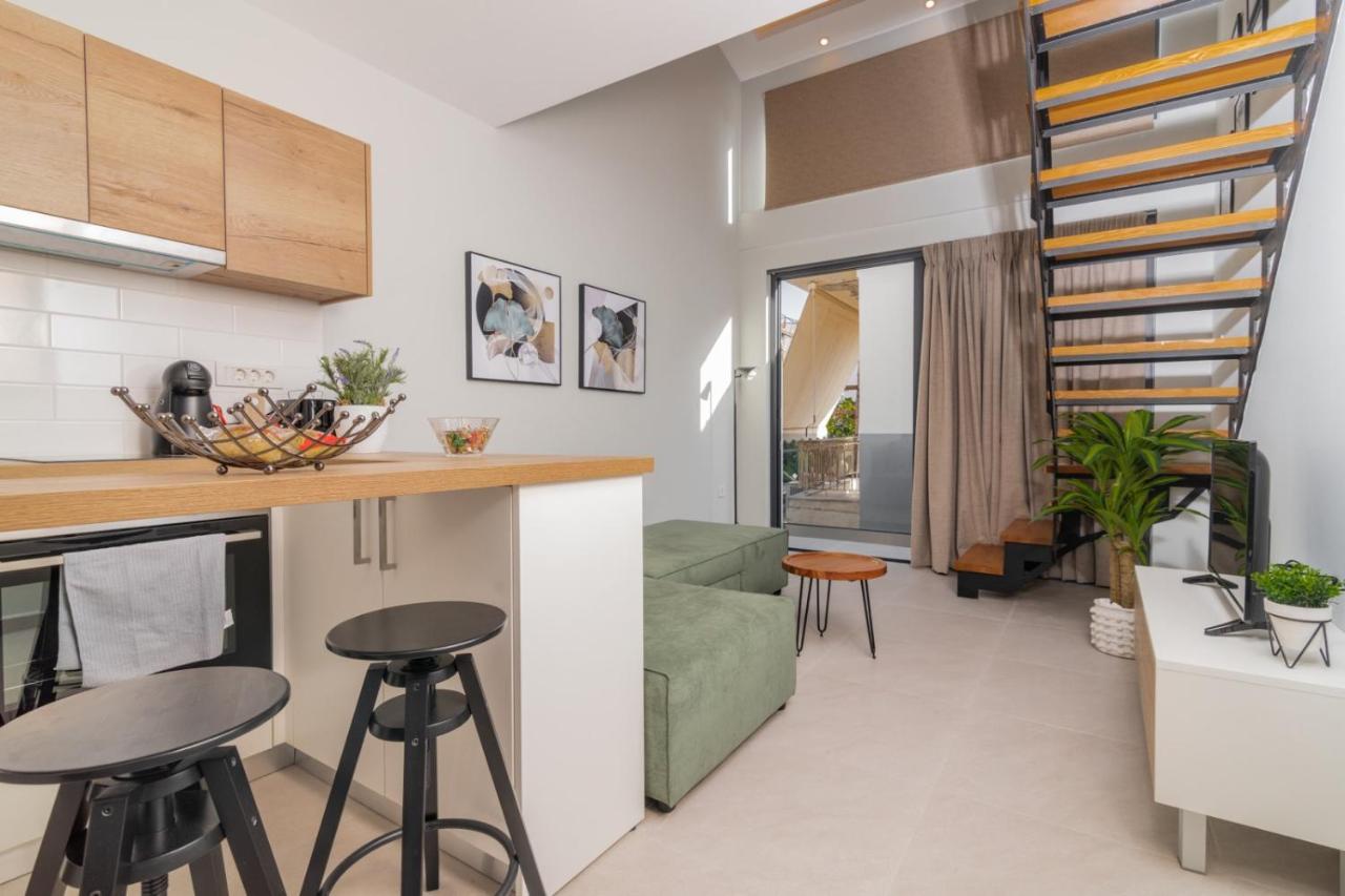 Cosy & Elegant Loft Suite In The City Center Закинтос Екстериор снимка